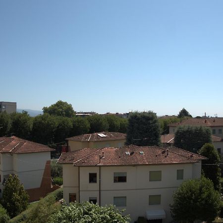 Appartamento Via Grandi - Free Gated Parking - 5 Minutes From Center Lucca Exteriér fotografie